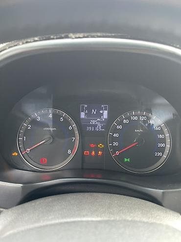 Продажа авто: Hyundai Solaris: 2015 г., 1.6 л, Автомат, Бензин, Седан — 3