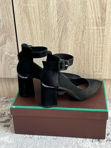 Туфли: Продам черные туфли 🖤 Покупали за 3500 сом. Надевались всего 2–3 — 4
