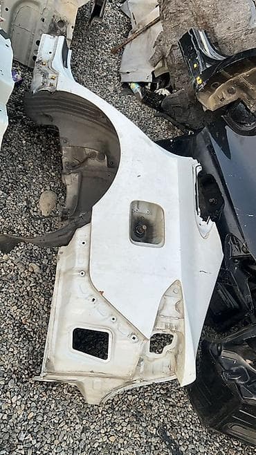 Кузовная деталь: заднее крыло (четверть кузова) для легкового