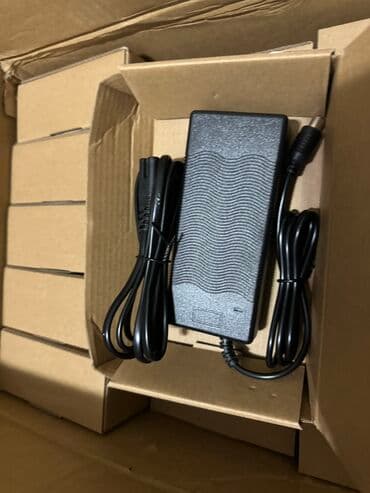 Продаю зарядные устройства на самокат Ксиаоми,Найнбоот!!!!!заряжают