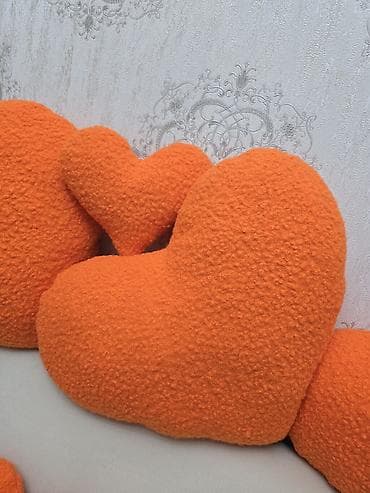 детские декоративные подушки: Декоративные подушки-сердечки - Формы: классическое сердце. - Размеры — 5