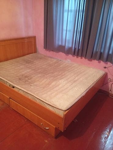 продам раскладушку: Продаю кровать 400 сом и тапчан размер 3/2.60 цена 24 минКровать с — 2
