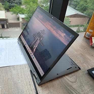 hyper x: Ноутбук Lenovo ThinkPad в корпусе серого цвета, оснащенный процессором — 7