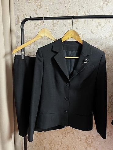 Жеке буюмдар: Женский классический костюм-двойка: жакет + юбка-карандаш. - Цвет — 3