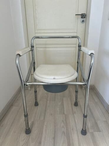 Туалетный стул для ухода за пожилыми и людьми с ограниченной