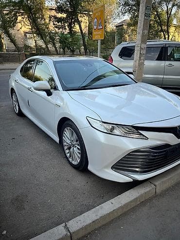 Toyota Camry: 2019 г., 2.5 л, Автомат, Гибрид, Седан — 1