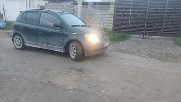 toyot: Toyota Yaris: 2000 г., 1.3 л, Механика, Бензин, Хэтчбэк — 10