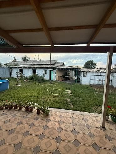70 сом: Продается пол дома в г.Шопоков по ул.Гагарина Участок 6,5 соток — 10