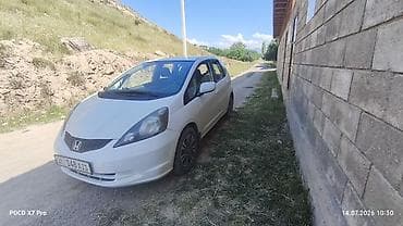 Унаа сатуу: Honda Fit: 2014 г., 1.5 л, Кол менен иштөөчү, Бензин, Хетчбек — 8