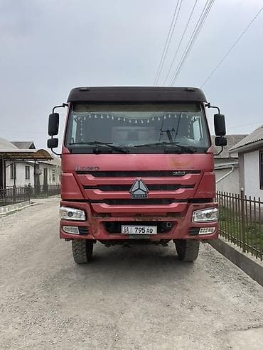 mercedes benz c class: Грузовик, Howo — 2