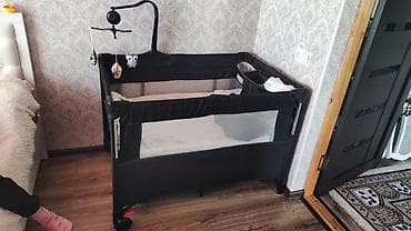 Манеж-кровать, Новый, Раскладной, Другой материал