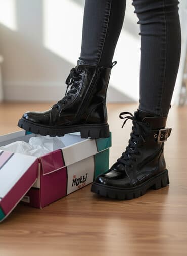 Комплекты одежды: Детские сапоги ThiMotti б/у. Размер 33. Лакированная натуральная кожа — 1