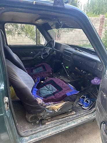 ВАЗ (ЛАДА): ВАЗ (ЛАДА) 4x4 Niva: 1998 г., 1.7 л, Кол менен иштөөчү, Бензин, Жол тандабас — 5