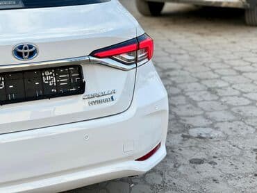 купить бу двигатель на мотоцикл: Toyota Corolla: 2021 г., 1.8 л, Вариатор, Гибрид, Седан — 4