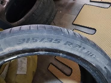 Комплект автомобильных шин (4 шт.) - Размеры: 315/35 R21 и 275/40 R22