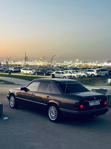 мерседес дубл кабина: Mercedes-Benz W124: 1994 г., 2 л, Механика, Дизель, Седан — 13