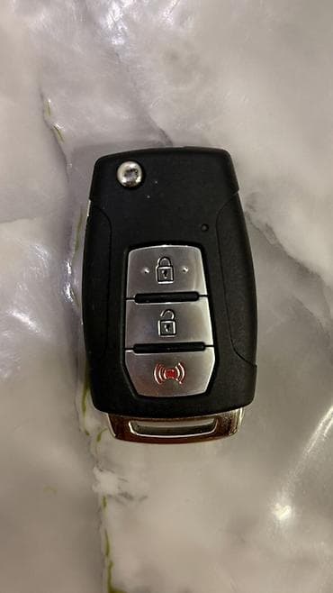 mersedes e320: Ключ Ssangyong 2021 г., Б/у, Оригинал — 1