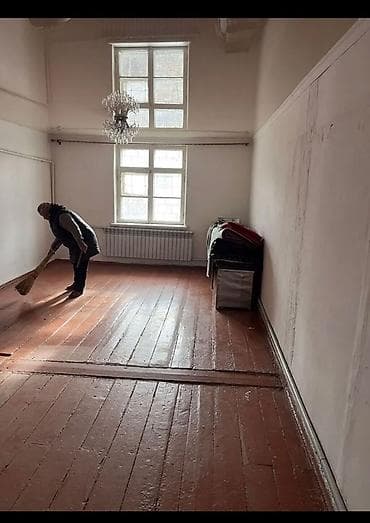 Продается простое дом барачного типа с высокими потолками и большими