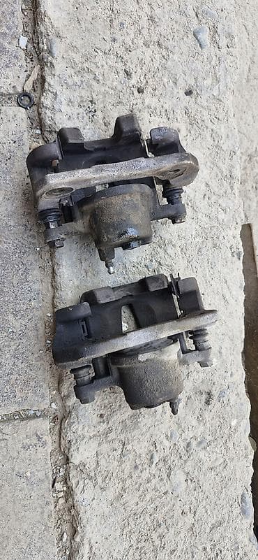 Комплект суппортов Toyota 2000 г., Б/у, Оригинал, Япония — 2
