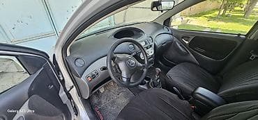 honda fit 2013: Toyota Yaris Verso: 2005 г., 1.3 л, Ручные, Бензин, Хэтчбэк — 10