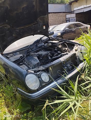 Mercedes-Benz E-Class: 1998 г., 2.4 л, Автомат, Бензин, Седан