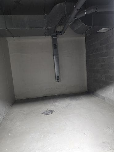 теплый склад: Продаю Теплое помещение 15,5 кв.м с коммуникациями, в здании с — 2