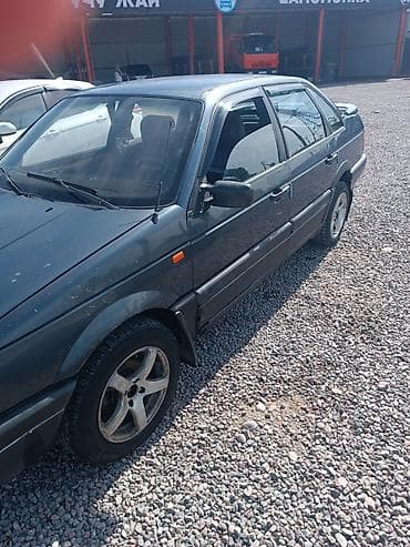 Volkswagen: Volkswagen Passat: 1988 г., 1.8 л, Механика, Газ, Седан — 1