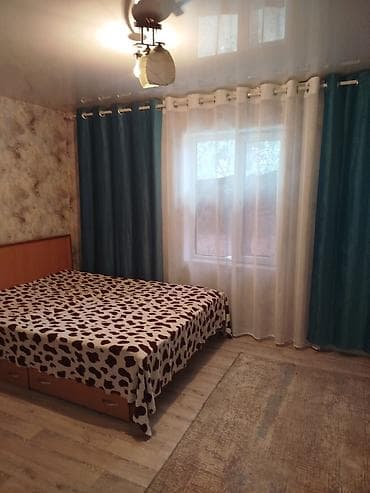 обмен квартиры на авто: Уютная меблированная комната - Просторная комната с окном и плотными — 4