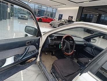 Продажа авто: Toyota Camry: 1987 г., Механика, Бензин, Седан — 3