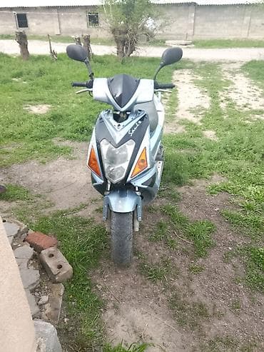 vip bus: Предлагается двухколесный скутер в светло-голубом и сером цвете — 3