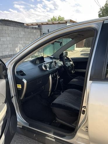 япония машина: Toyota Ist: 2002 г., 1.5 л, Автомат, Бензин, Хэтчбэк — 2