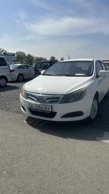 vw t4: BYD E5: 2018 г., Автомат, Электромобиль, Седан — 1