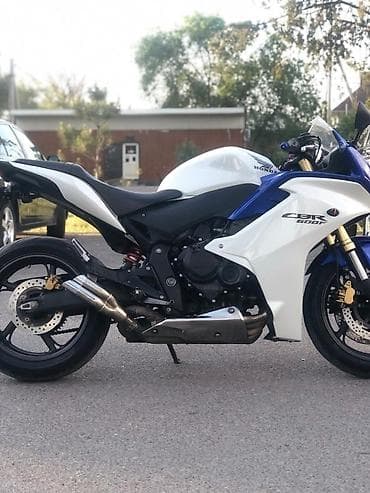 мотоциклы 600 куб: Спортбайк Honda, 600 куб. см, Бензин, Взрослый — 2