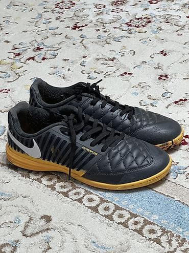 Мужские кроссовки, 42, Nike, Б/у, цвет - Черный, Платная доставка