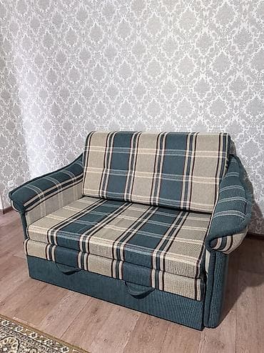 2 х местный раскладной диван: Прямой диван, Б/у — 1