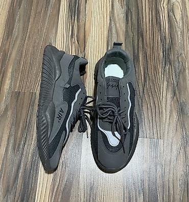 nike react: Кроссовки с массивной подошвой и сетчатыми вставками. Характеристики — 4