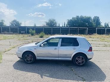 авто рага: Volkswagen Golf: 2001 г., 1.6 л, Кол менен иштөөчү, Бензин, Хетчбек — 2