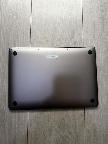Ноутбуки и аксессуары: 💻 Apple MacBook Air 13” (2020, Silver) 	•	Процессор: Intel Core i3 1,1 — 4