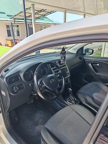 полировщик авто: Volkswagen Polo: 2015 г., 1.4 л, Автомат, Дизель, Хэтчбэк — 8