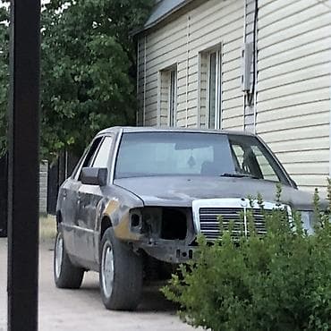 Mercedes-Benz W124: 1990 г., 2 л, Механика, Бензин, Седан — 2