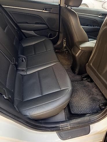 Продажа авто: Hyundai Avante: 2017 г., 1.6 л, Автомат, Бензин, Седан — 4