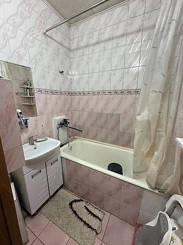 трёхкомнатные квартиры: 3 комнаты, 62 м², Военный городок 105 серия, 1 этаж, Косметический ремонт — 9