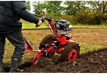 Пашем огород с мотоблоком
Цена договорная