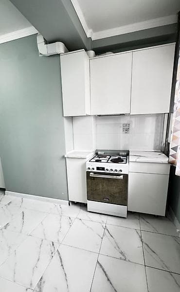 продаю гараж аламедин 1: Срочно продаю 1 к.кв. в Аламедин-1, дом 34/1. Рядом с кафе Жасмин — 8