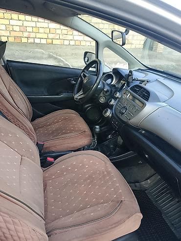 step wgn: Honda Fit: 2011 г., 1.5 л, Механика, Бензин, Хэтчбэк — 7