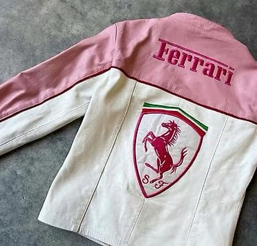 Ferrari: Женская куртка в стиле мотоспорта Ferrari - Дизайн: двухцветная — 2