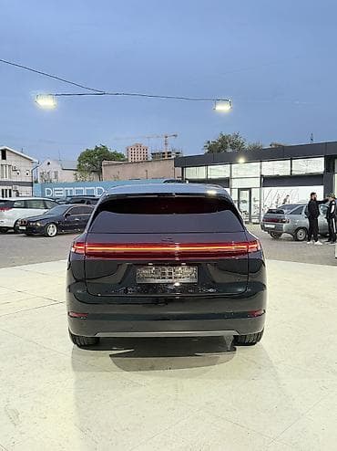 бив х7: Lixiang L8: 2024 г., Автомат, Гибрид, Кроссовер — 10