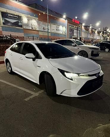 Транспорт: Toyota Corolla: 2022 г., 1.8 л, Автомат, Гибрид, Седан — 2