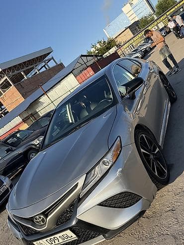 Toyota Camry: 2018 г., 2.5 л, Автомат, Бензин, Седан