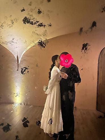 т макс: Ажурное белое платье макси
Выход один раз 
Торг есть — 1